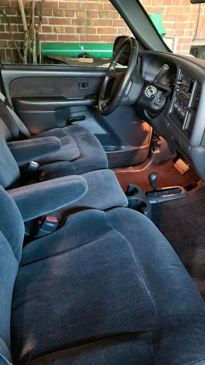 Gebraucht Chevrolet Silverado 344 PS (253 kW) 2001 Grau Pickup