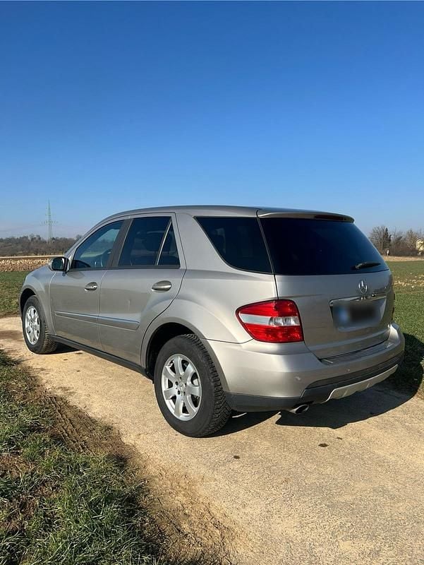 Gebraucht Mercedes ML280 190 PS (139 kW) 2006 Silber SUV