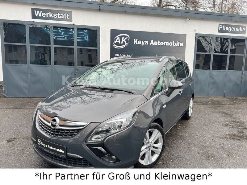 Grau Gebraucht 2015 Opel Zafira Tourer Innovation Van / Kleinbus | 9.590 € (Fairer Preis) - Bild 1/4
