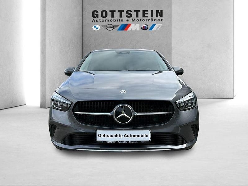 Grau Gebraucht 2023 Mercedes B250 Advanced Van / Kleinbus | 30.850 € (Fairer Preis) - Bild 1/4