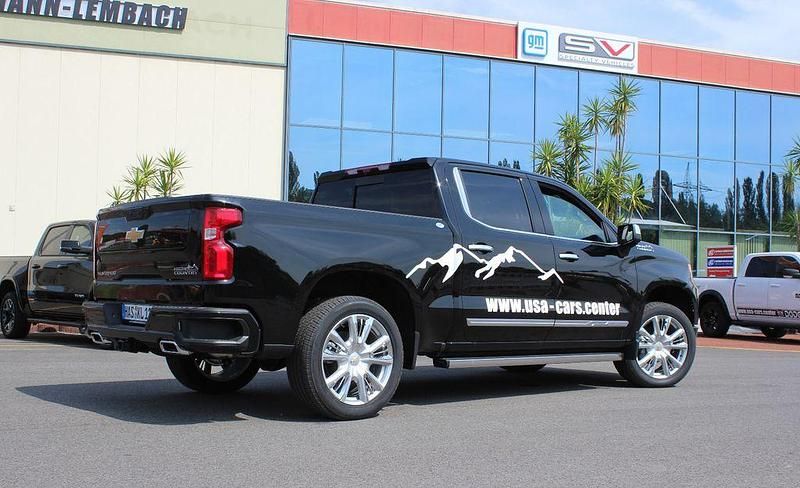 Neu Chevrolet Silverado 309 PS (227 kW) 2025 Schwarz SUV