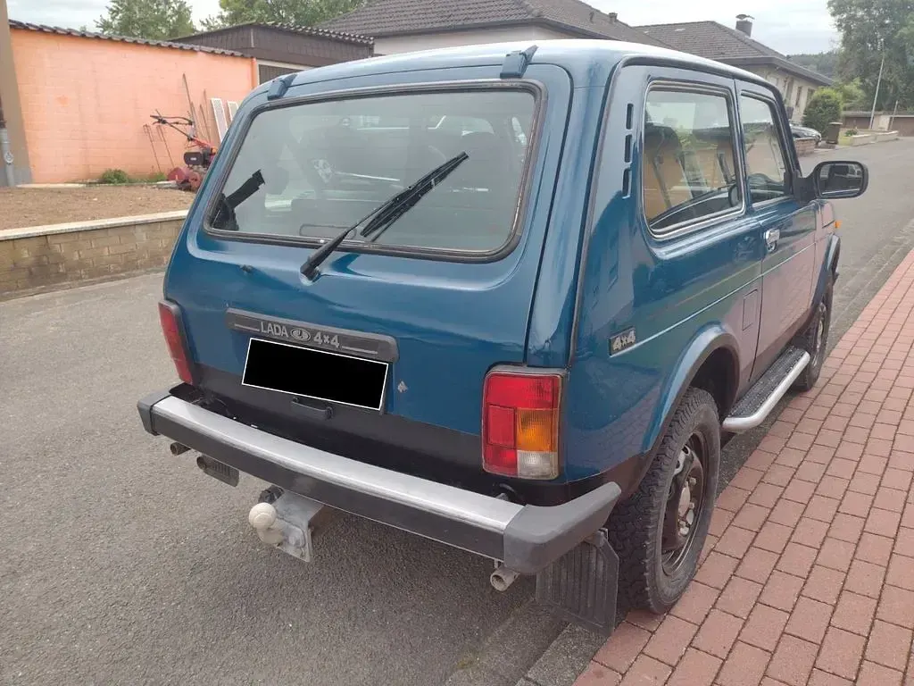 Gebraucht Lada niva 83 PS (61 kW) 2012 Blau SUV