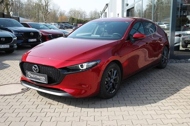 Gebraucht Mazda 3 Selection 122 PS (89 kW) 2022 Rot Limousine