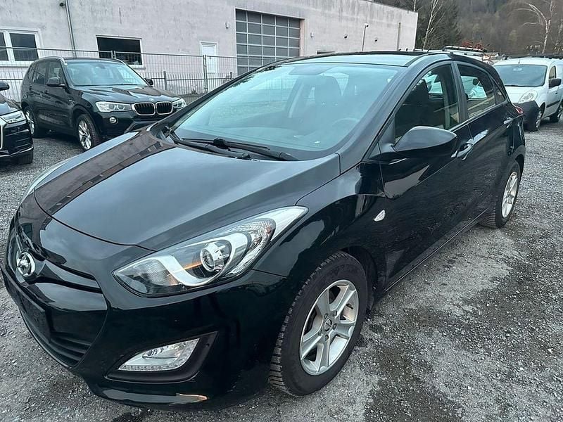 Second-hand Hyundai i30 99 CP (72 kW) 2015 Negru Berlinǎ