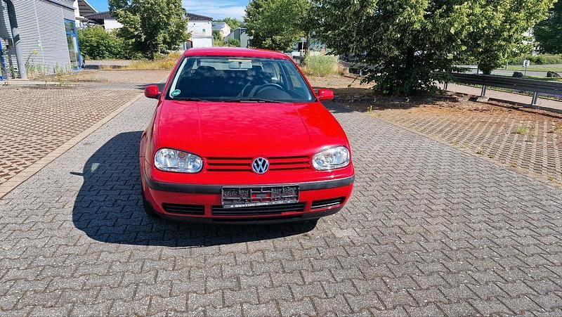 Rot Gebraucht 2002 VW Golf IV Coupé | 2.199 € (Etwas zu teuer) - Bild 1/4