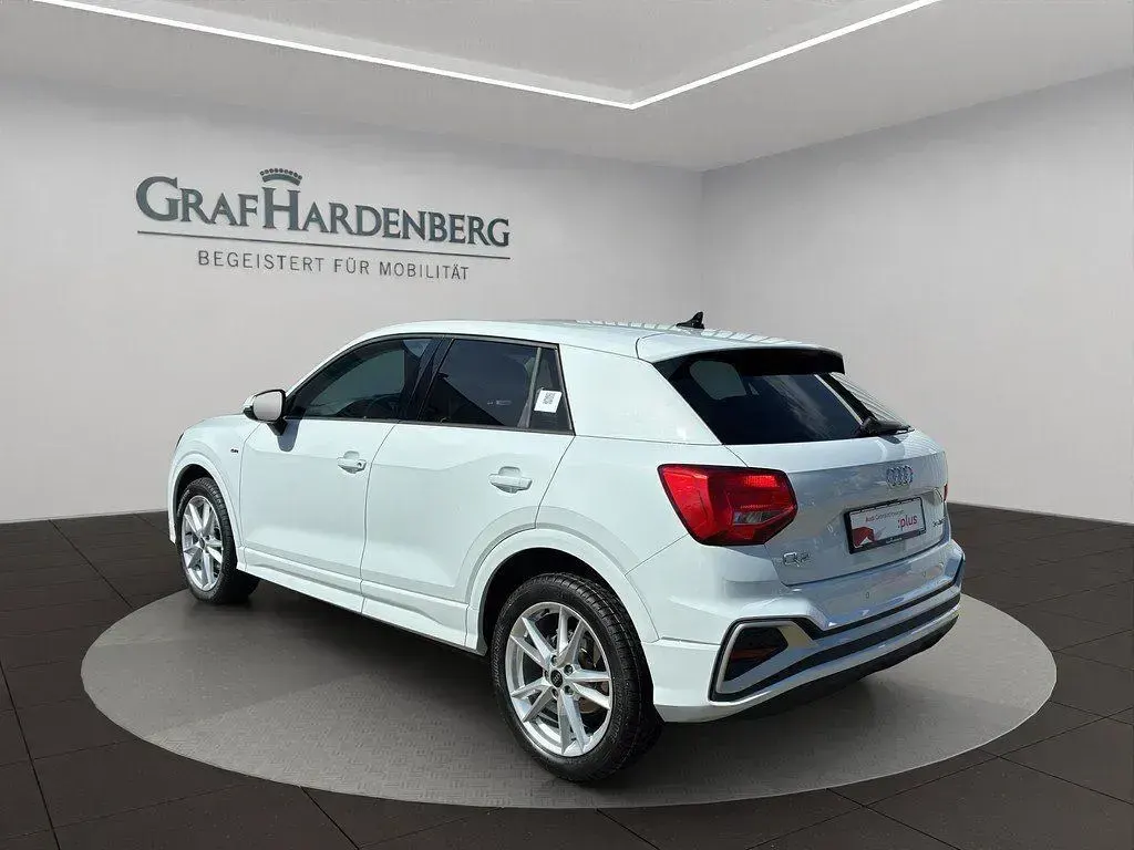 Gebraucht Audi Q2 S-Line 150 PS (110 kW) 2025 Gletscherweiß metallic SUV