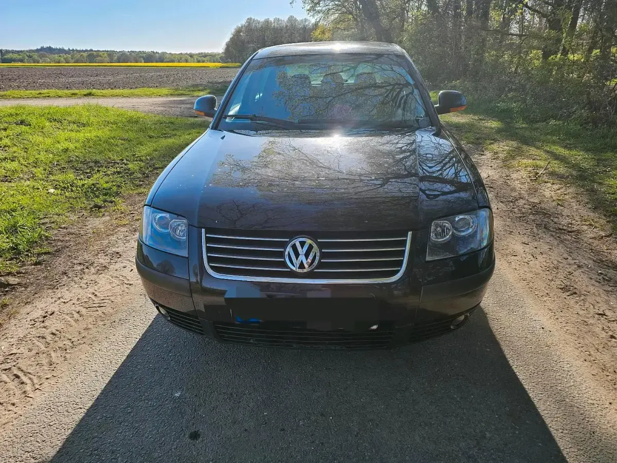 Second-hand VW Passat 125 CP (91 kW) 2004 Negru Berlinǎ