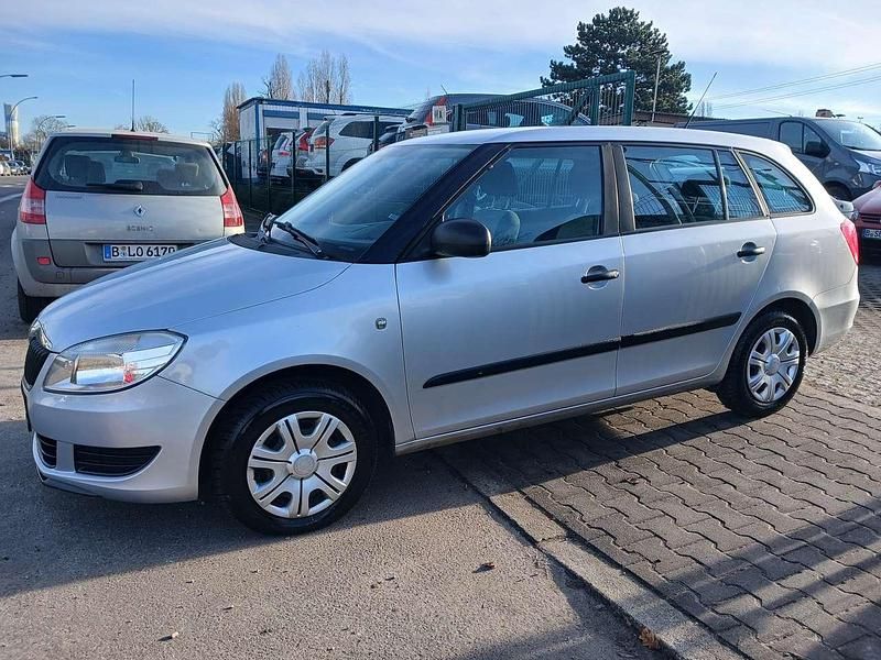 Gebraucht Skoda Fabia Classic 90 PS (66 kW) 2010 Brilliantsilber metallic Kombi