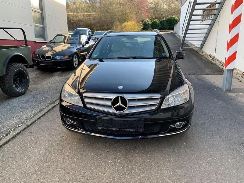 Schwarz Gebraucht 2010 Mercedes C220 Limousine | 4.500 € (Guter Preis) - Bild 1/3