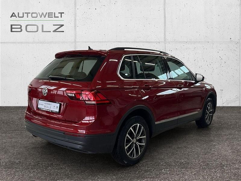Gebraucht VW Tiguan Comfortline 150 PS (110 kW) 2017 Rot SUV