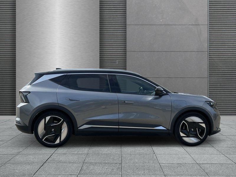 Schwarz metallic Gebraucht 2024 Renault Scénic Iconic Van / Kleinbus | 40.630 € (Superpreis) - Bild 1/1