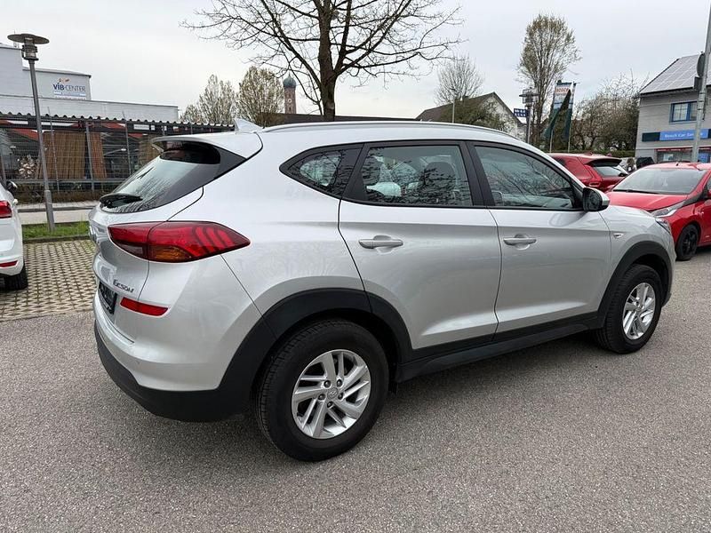Gebraucht Hyundai Tucson Select 132 PS (97 kW) 2019 Silber SUV