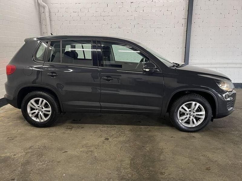 Gebraucht VW Tiguan Trendline 150 PS (110 kW) 2016 Grau SUV