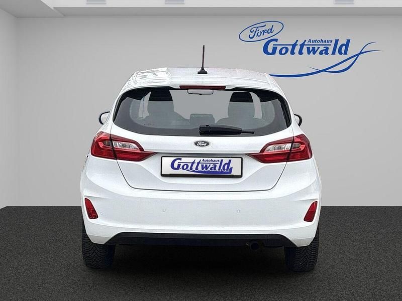 Gebraucht Ford Fiesta Cool & Connect 75 PS (55 kW) 2020 Weiß Kleinwagen