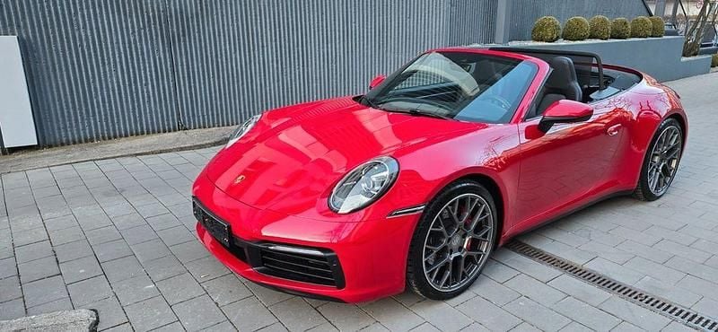 Gebraucht Porsche 992 450 PS (330 kW) 2020 Rot Cabrio