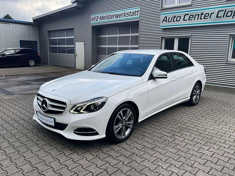 Polarweiss unilack Gebraucht 2015 Mercedes E200 Avantgarde Limousine | 14.850 € - Bild 1/4