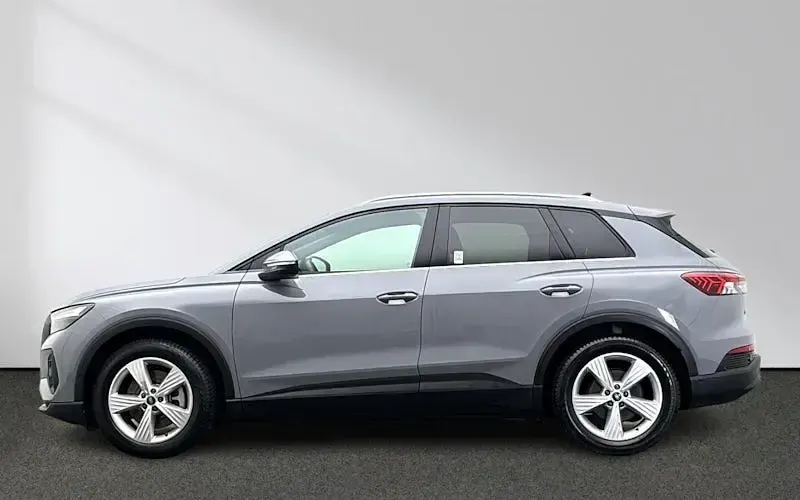 Gebraucht Audi Q4 e-tron Comfort 150 kW (204 PS) 2023 Kieselgrau SUV