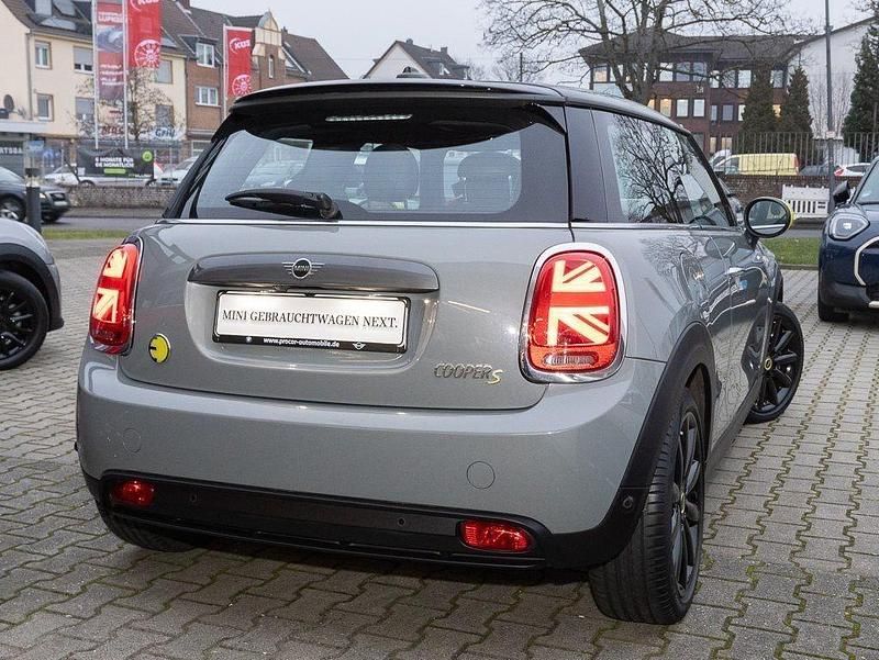 Gebraucht Mini Cooper SE 135 kW (184 PS) 2020 Moonwalk grey Kleinwagen