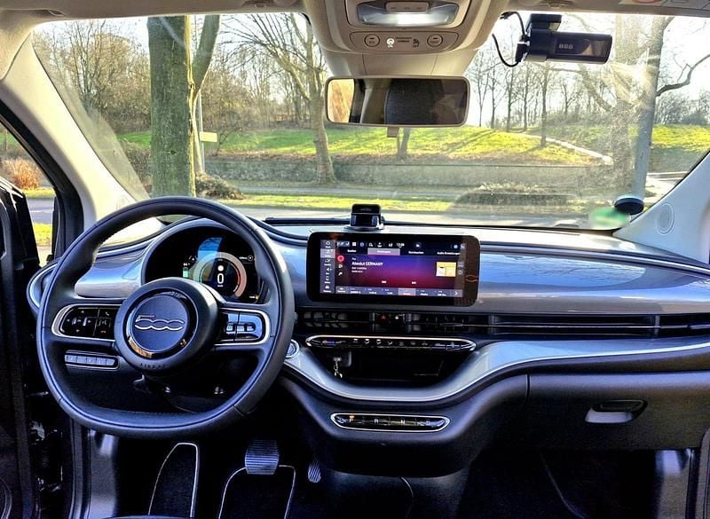 Gebraucht Fiat 500e 61 kW (84 PS) 2025 Grau Limousine