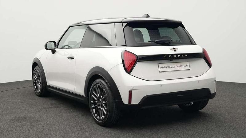 Gebraucht Mini Cooper Favoured 156 PS (114 kW) 2024 Weiß Kleinwagen