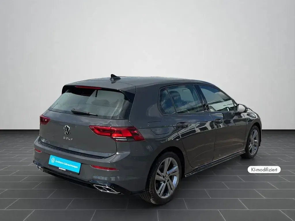 Gebraucht VW Golf VIII R-line 150 PS (110 kW) 2024 Uranograu Limousine