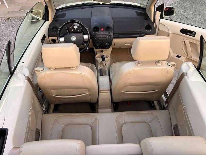 Gebraucht VW New Beetle Cabriolet Highline 102 PS (75 kW) 2005 Beige Cabrio