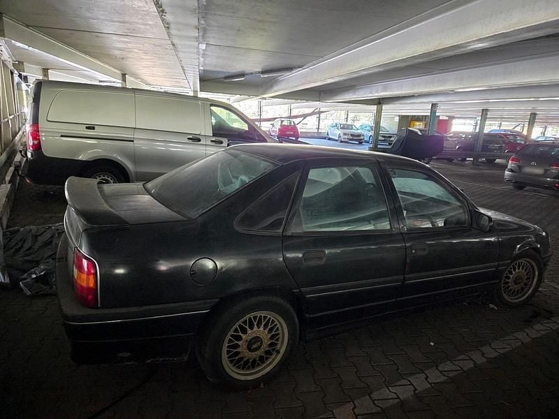 Gebraucht Opel Vectra 115 PS (84 kW) 1991 Schwarz Kleinwagen