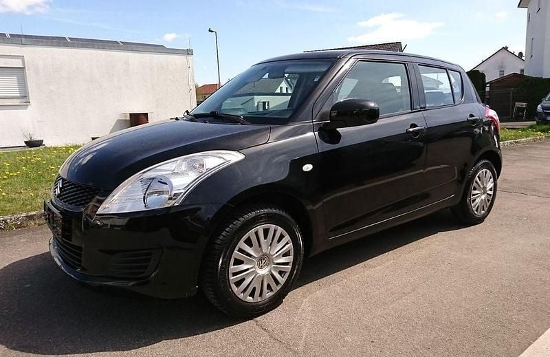 Gebraucht Suzuki Swift Club 94 PS (69 kW) 2012 Schwarz Kleinwagen