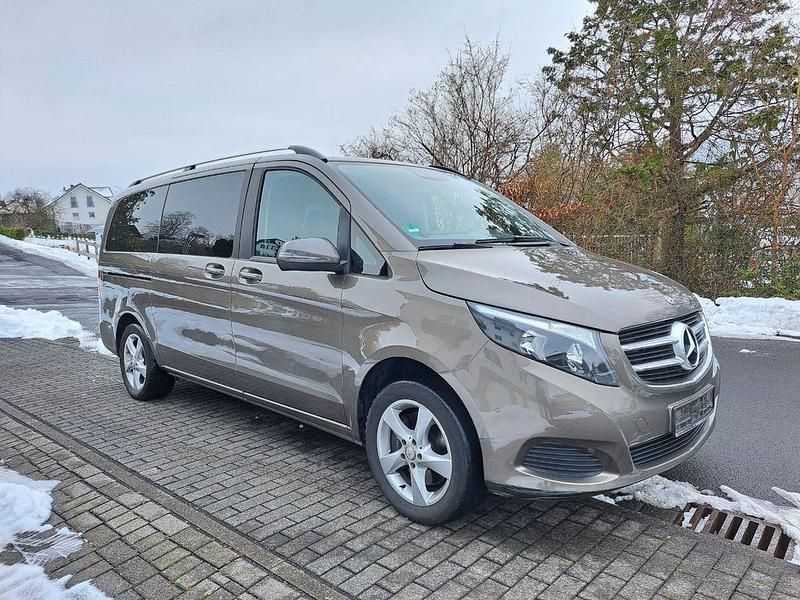 Gebraucht Mercedes V250 Edition 190 PS (139 kW) 2017 Grau Van / Kleinbus