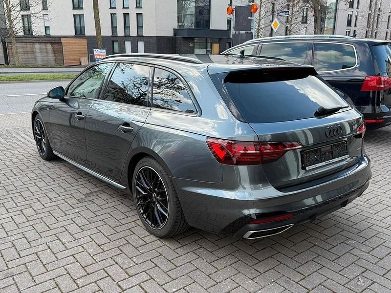 Gebraucht Audi A4 S-Line 204 PS (150 kW) 2023 Grau Kombi