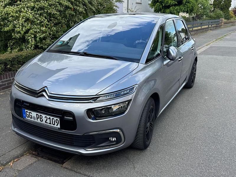 Grau Gebraucht 2017 Citroën C4 Picasso PureTech Van / Kleinbus | 8.000 € (Guter Preis) - Bild 1/4