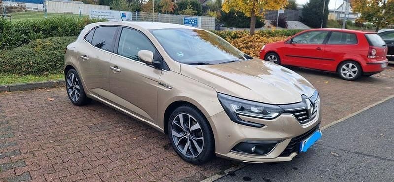 Gold Gebraucht 2017 Renault Mégane IV Bose Edition Limousine | 7.700 € (Superpreis) - Bild 1/4