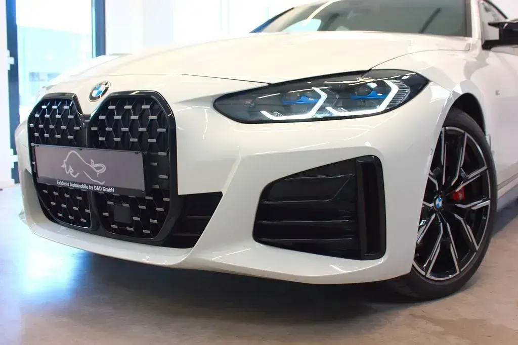 Gebraucht BMW M440 Performance 374 PS (275 kW) 2023 Alpinweiss uni Limousine