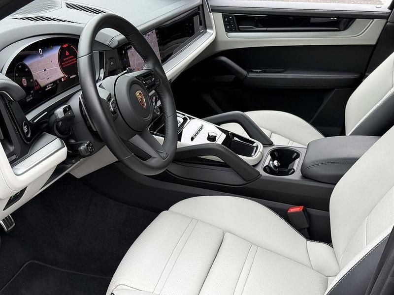 Schwarz Gebraucht 2024 Porsche Cayenne S SUV | 105.790 € - Bild 1/4