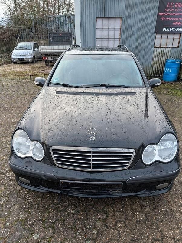 Schwarz Gebraucht 2001 Mercedes C180 Kombi | 1.850 € - Bild 1/4