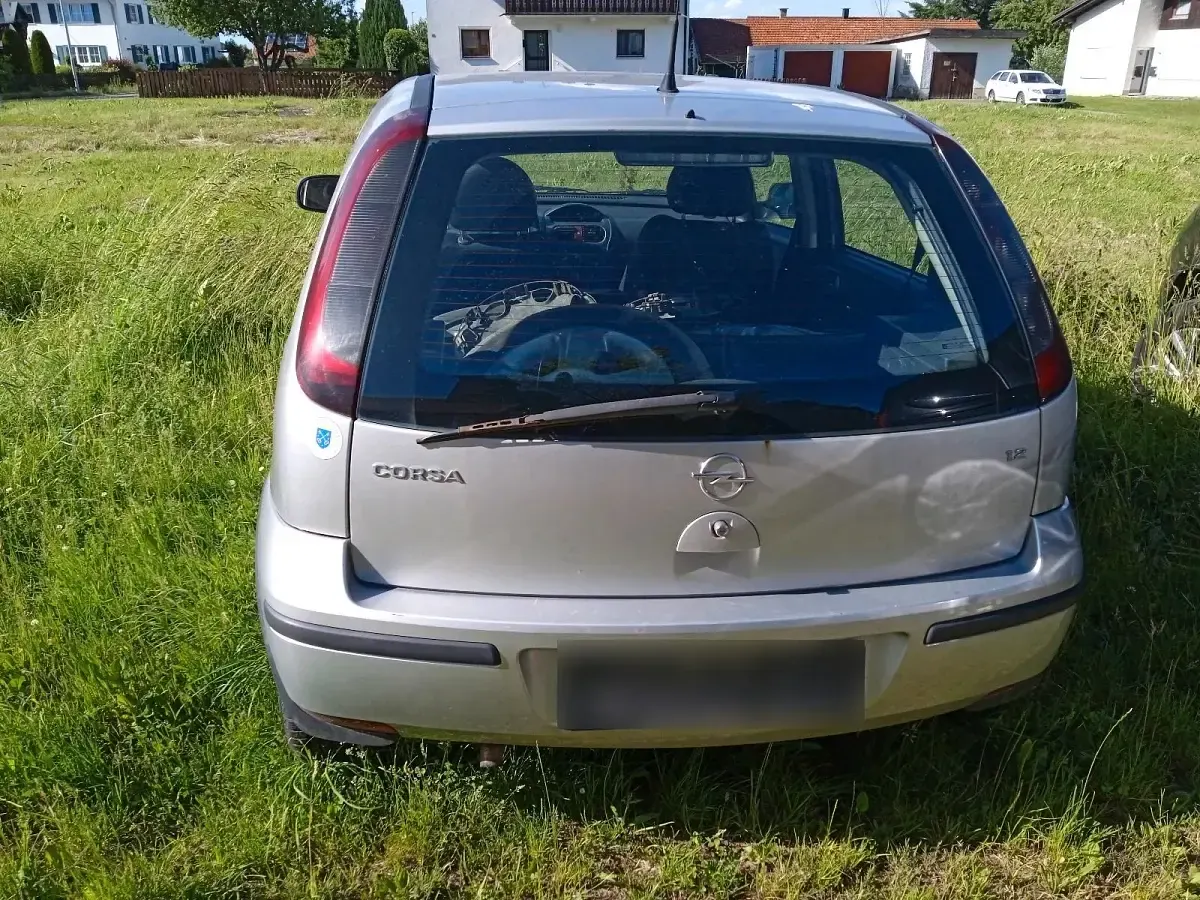 Gebraucht Opel Corsa 75 PS (55 kW) 2004 Silber Kleinwagen