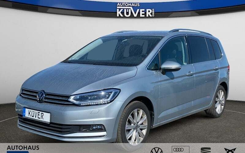 Silber Gebraucht 2024 VW Touran Highline Van / Kleinbus | 35.850 € (Fairer Preis) - Bild 1/4