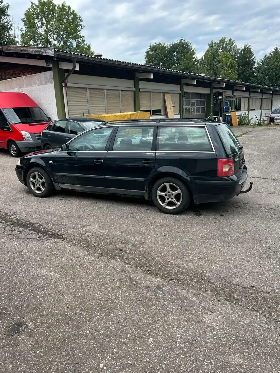 Gebraucht VW Passat 150 PS (110 kW) 2002 Schwarz Kombi