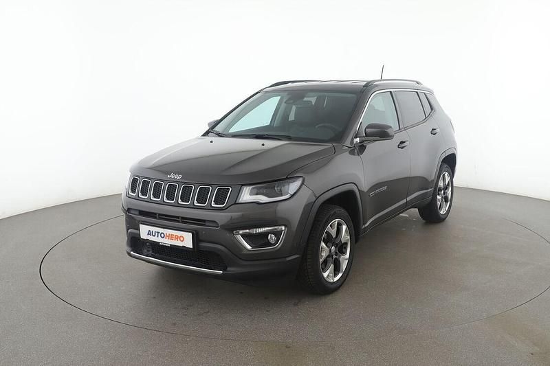 Grau Gebraucht 2019 Jeep Compass Limited SUV | 18.150 € (Fairer Preis) - Bild 1/3