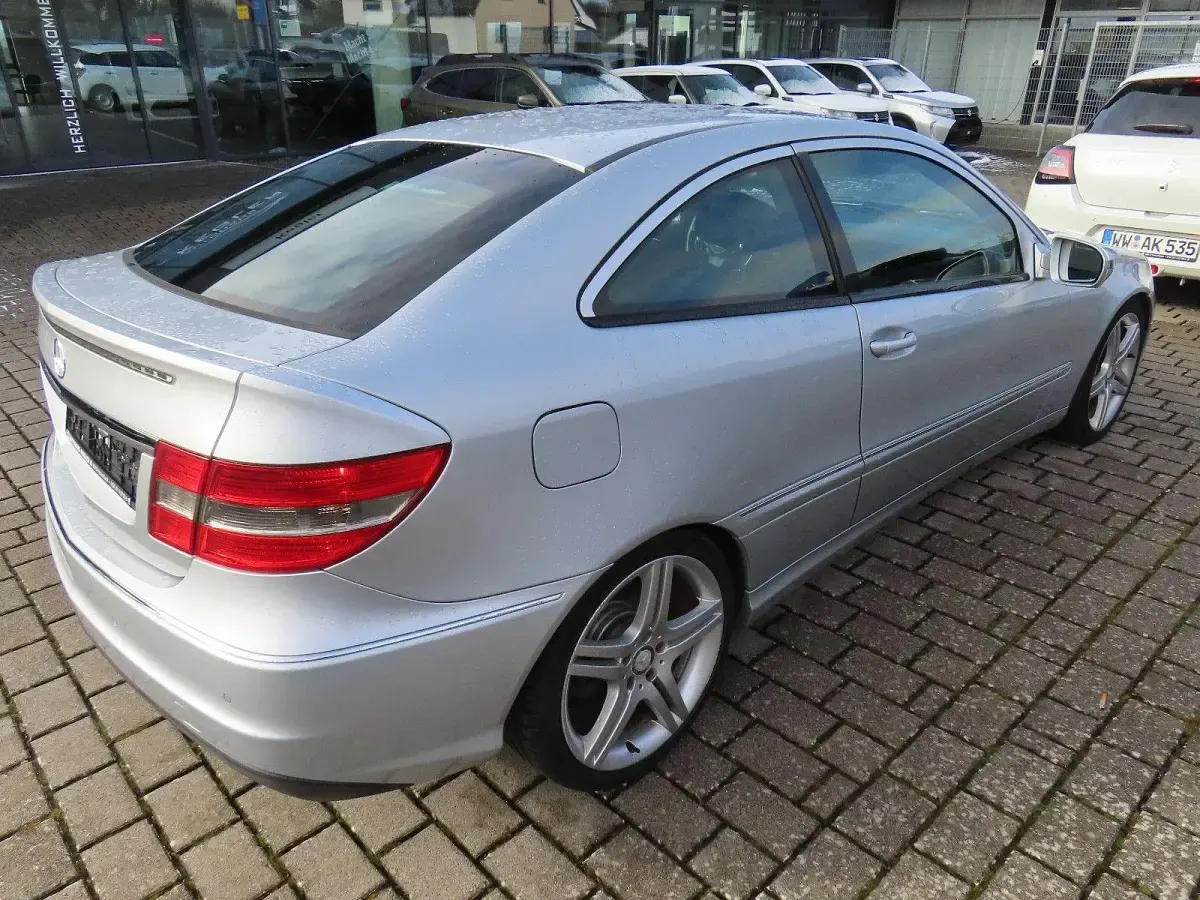 Gebraucht Mercedes CLC350 272 PS (200 kW) 2009 Silber Coupé