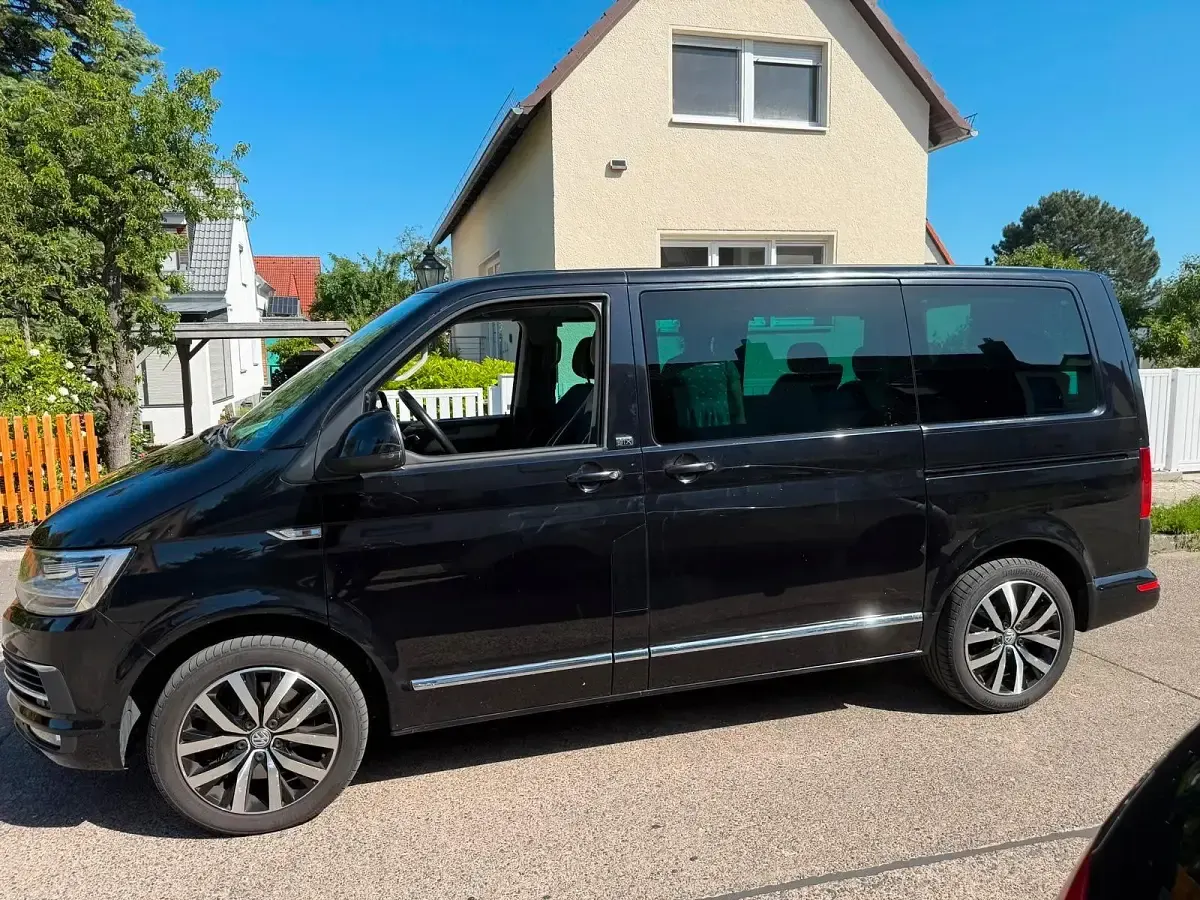 Gebraucht VW Multivan Highline 204 PS (150 kW) 2016 Schwarz Van / Kleinbus