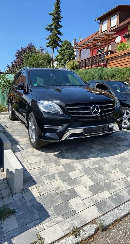 Gebraucht Mercedes ML350 258 PS (189 kW) 2014 Schwarz SUV