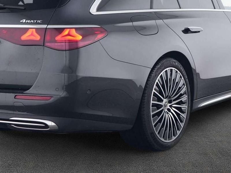 Gebraucht Mercedes E300 Exclusive 197 PS (144 kW) 2025 Grau Kombi