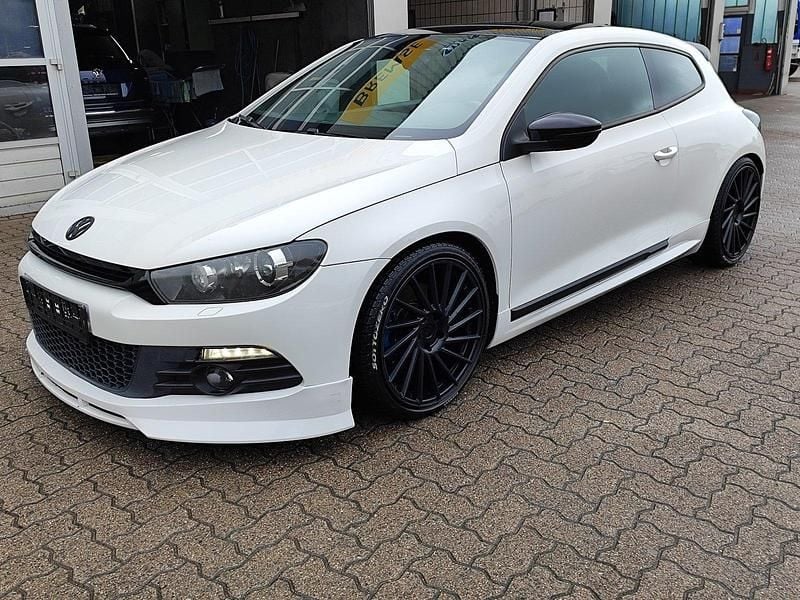 Candyweiss Gebraucht 2010 VW Scirocco Team Coupé | 7.900 € (Fairer Preis) - Bild 1/4