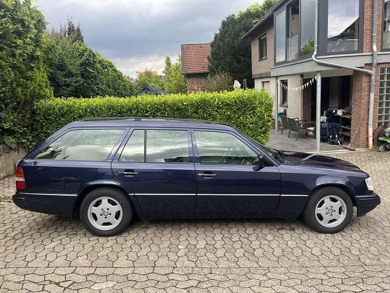 Gebraucht 1994 Mercedes E280 Kombi | 16.500 € - Bild 1/4