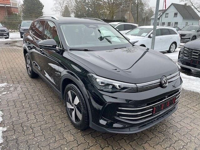 Neu VW Tiguan Elegance 150 PS (110 kW) 2025 Schwarz SUV