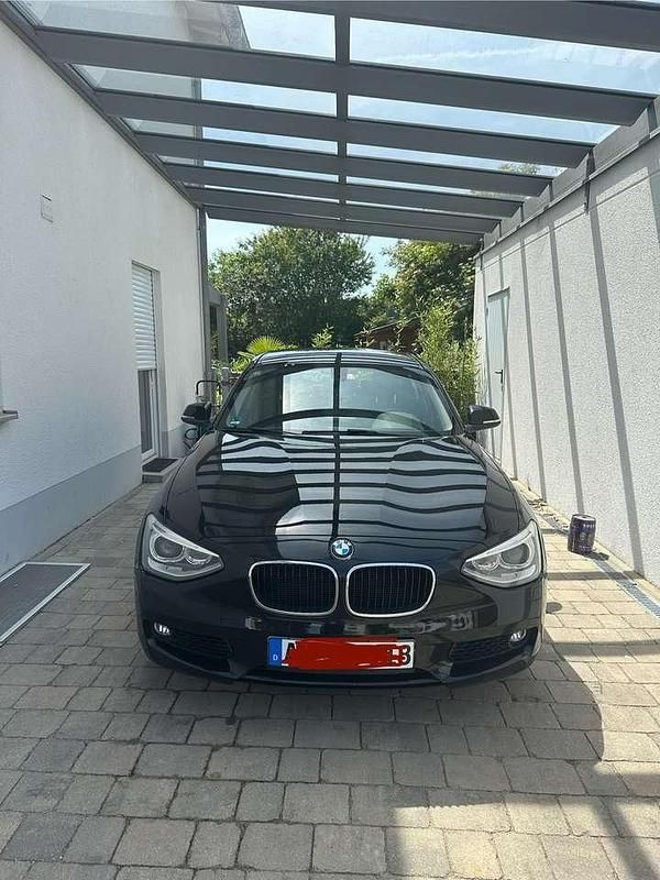 Schwarz Gebraucht 2014 BMW 116 Efficient Dynamics Kleinwagen | 8.250 € (Fairer Preis) - Bild 1/4
