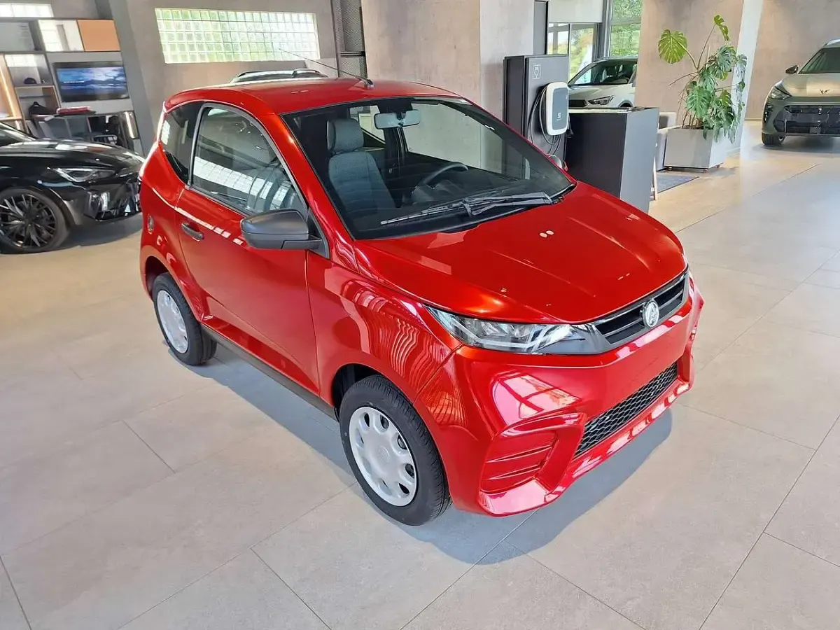 Neu Aixam City Pack 2026 Permut rot Kleinwagen