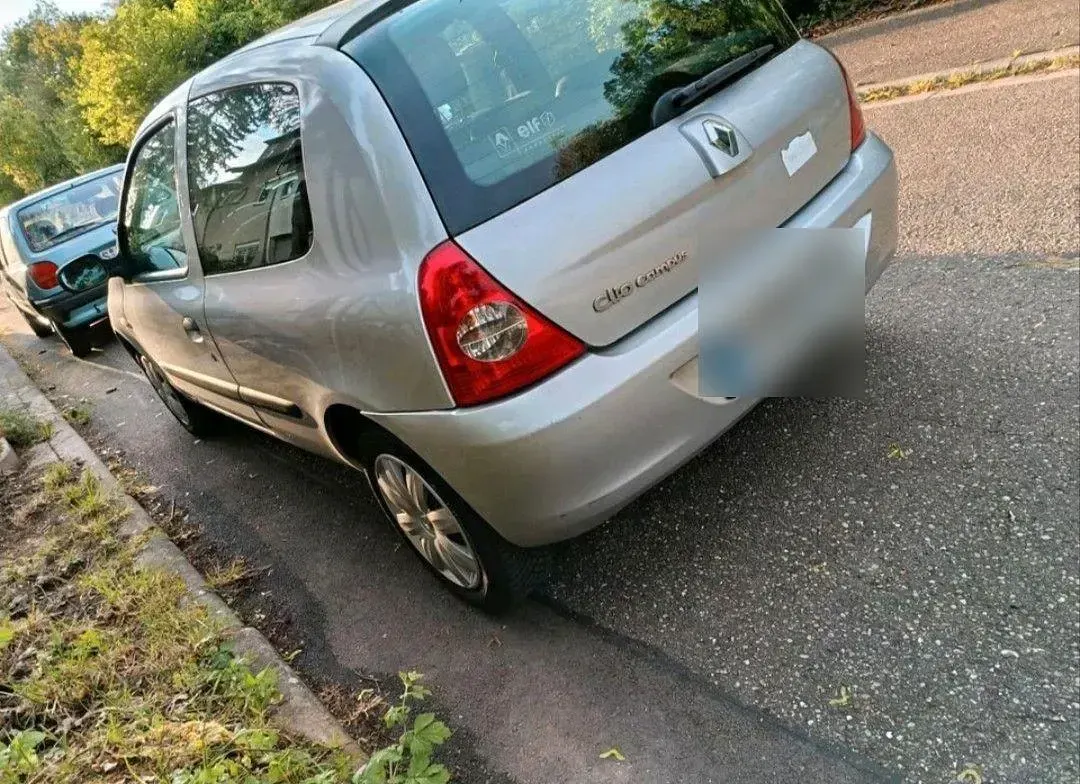 Gebraucht Renault Clio II Campus 58 PS (42 kW) 2006 Silber Kleinwagen