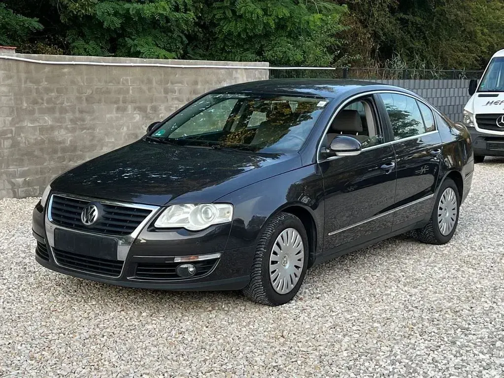 Gebraucht VW Passat Comfortline 140 PS (102 kW) 2008 Grau Limousine